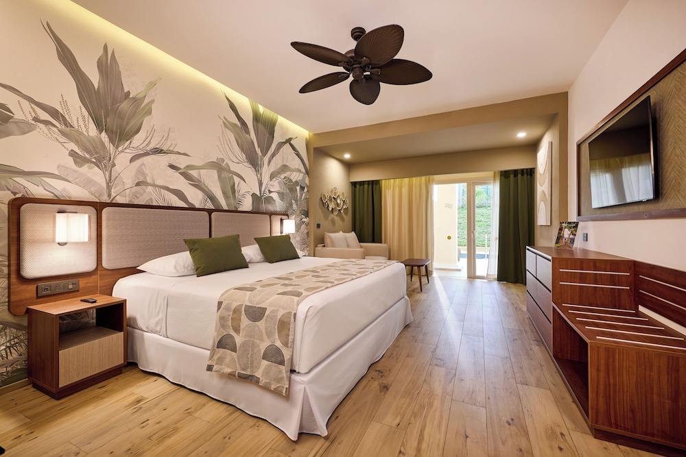 Double Room (Swim up | C)