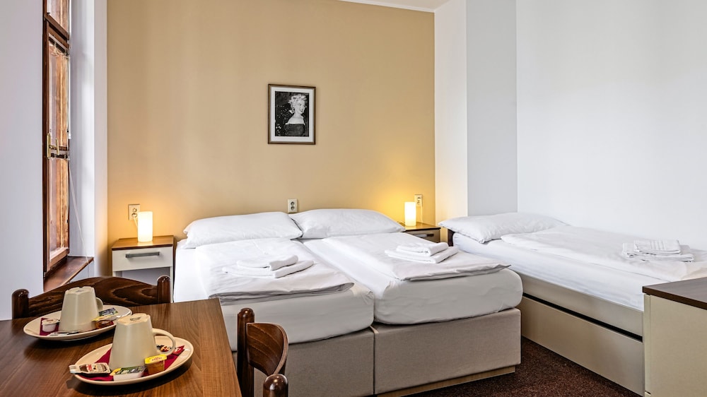 Business Triple Room, City View