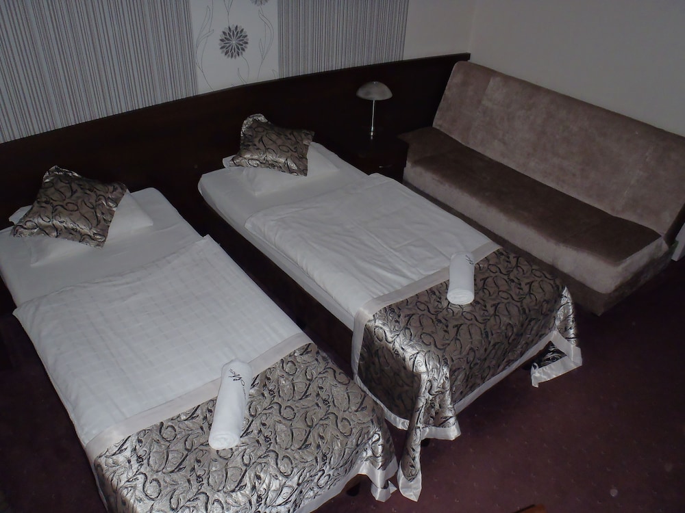 Deluxe Triple Room (Monet) photo 3
