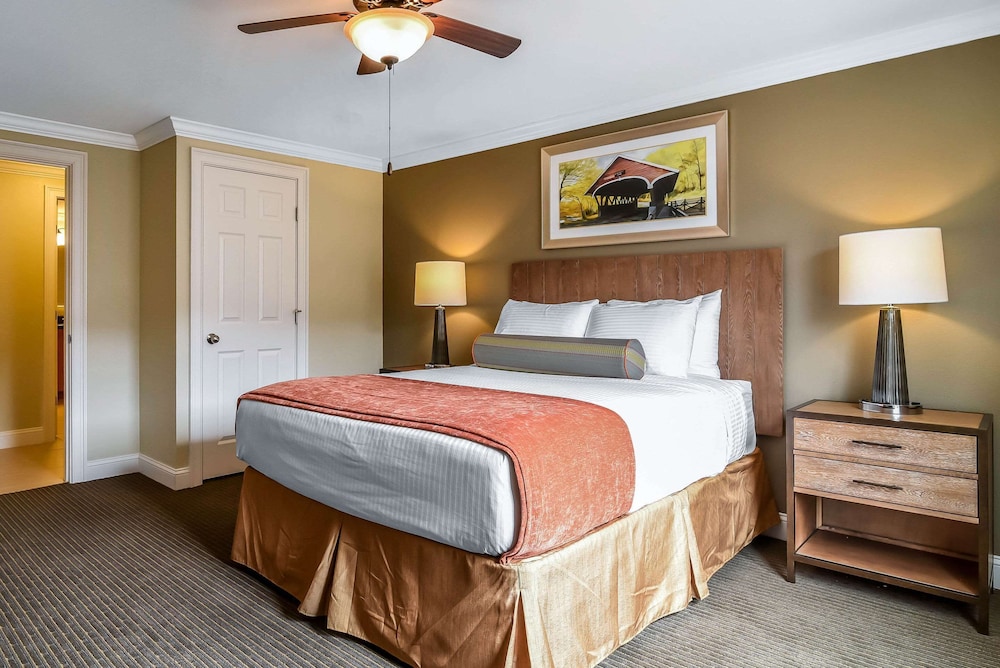 Suite, Multiple Beds, Non Smoking (Upgrade) photo 2