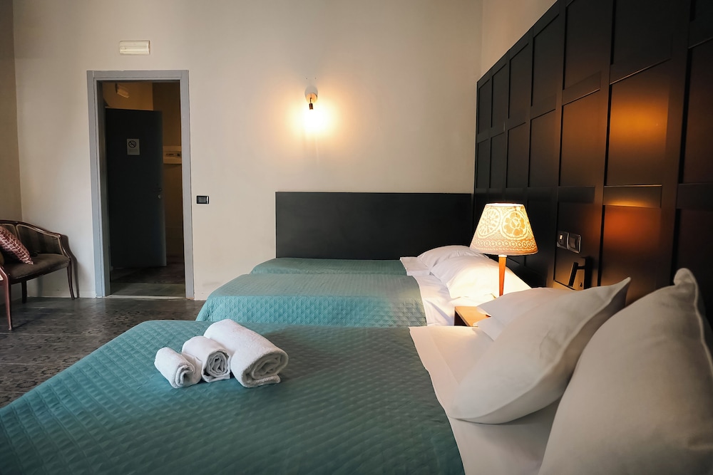Junior Quadruple Room, City View
