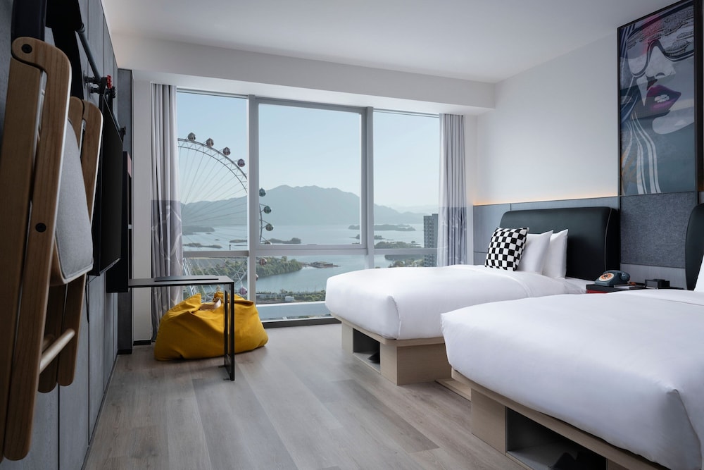 Room, 2 Double Beds, Lake View