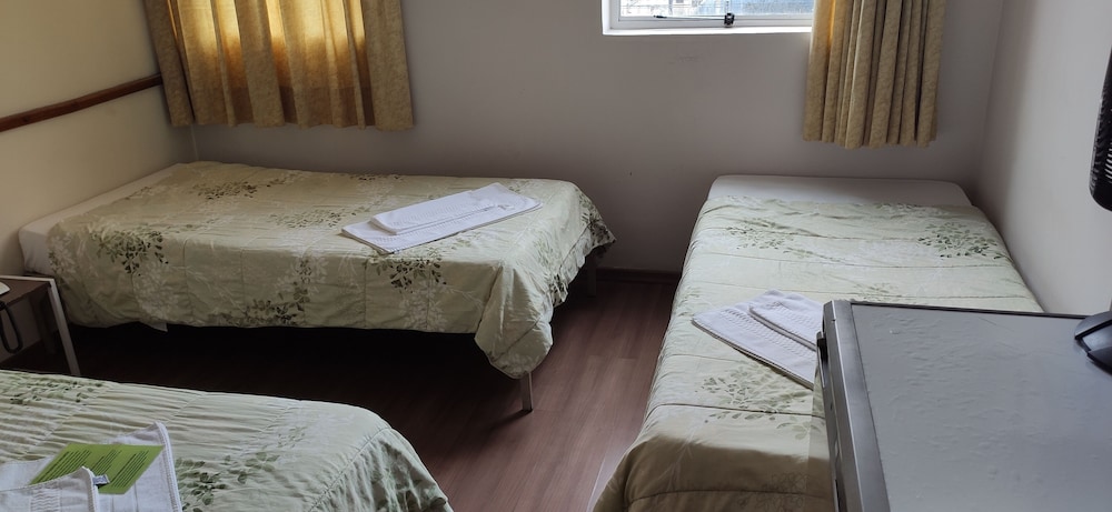Hara Palace Hotel — Standard Triple Room