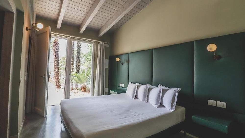 Premium Double Room, Pool View