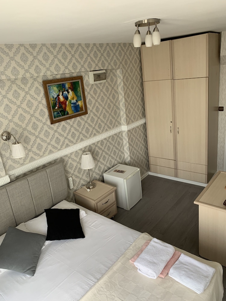 Standard Room photo 2