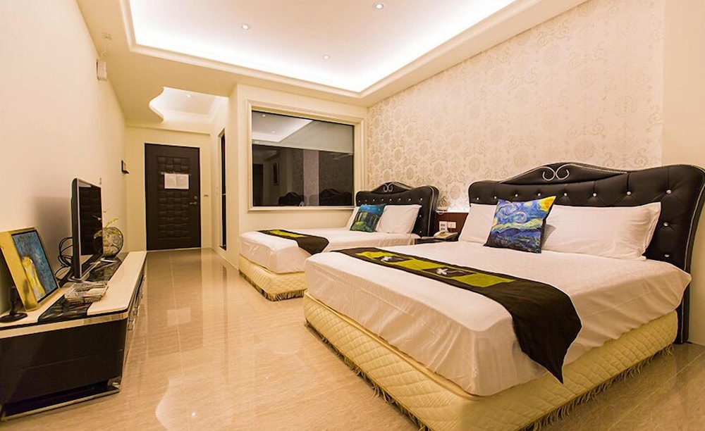 Quadruple Room (City Walk) photo 2