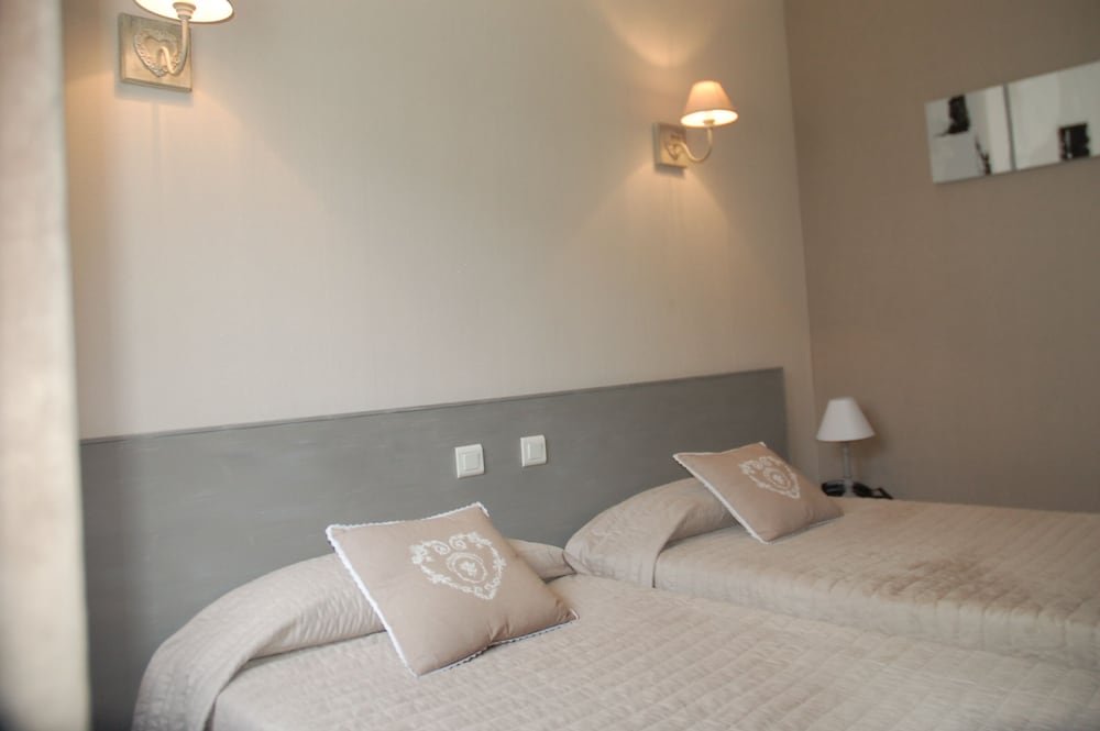 Standard Room, 2 Twin Beds photo 2