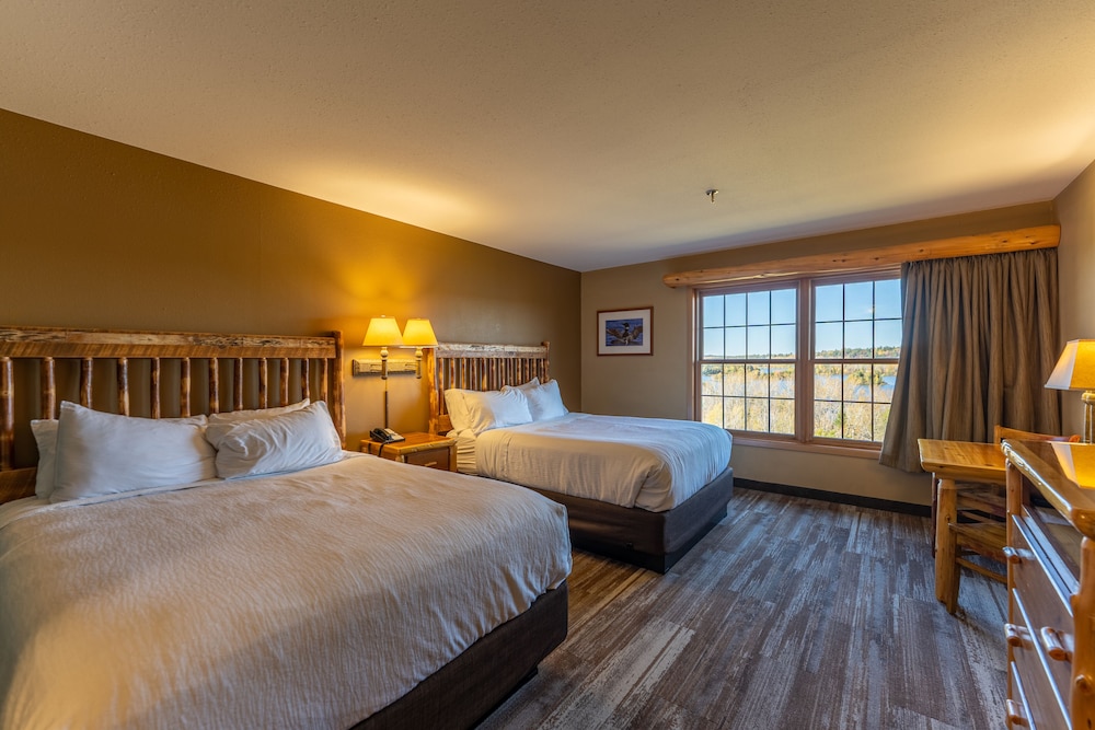 Deluxe Room, 2 Queen Beds, Lake View photo 3