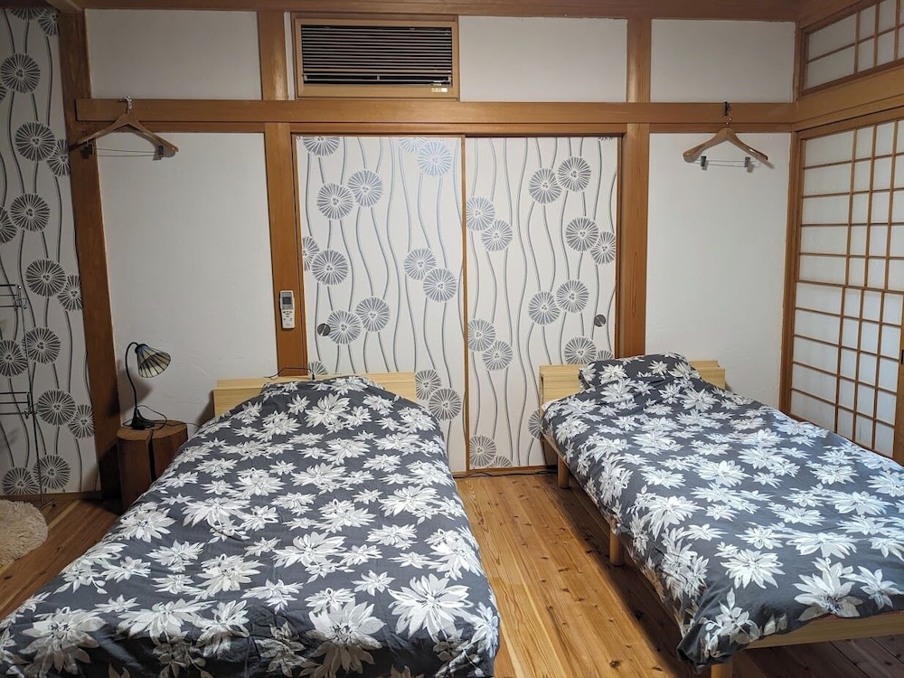Standard Double or Twin Room, Mountain View photo 2