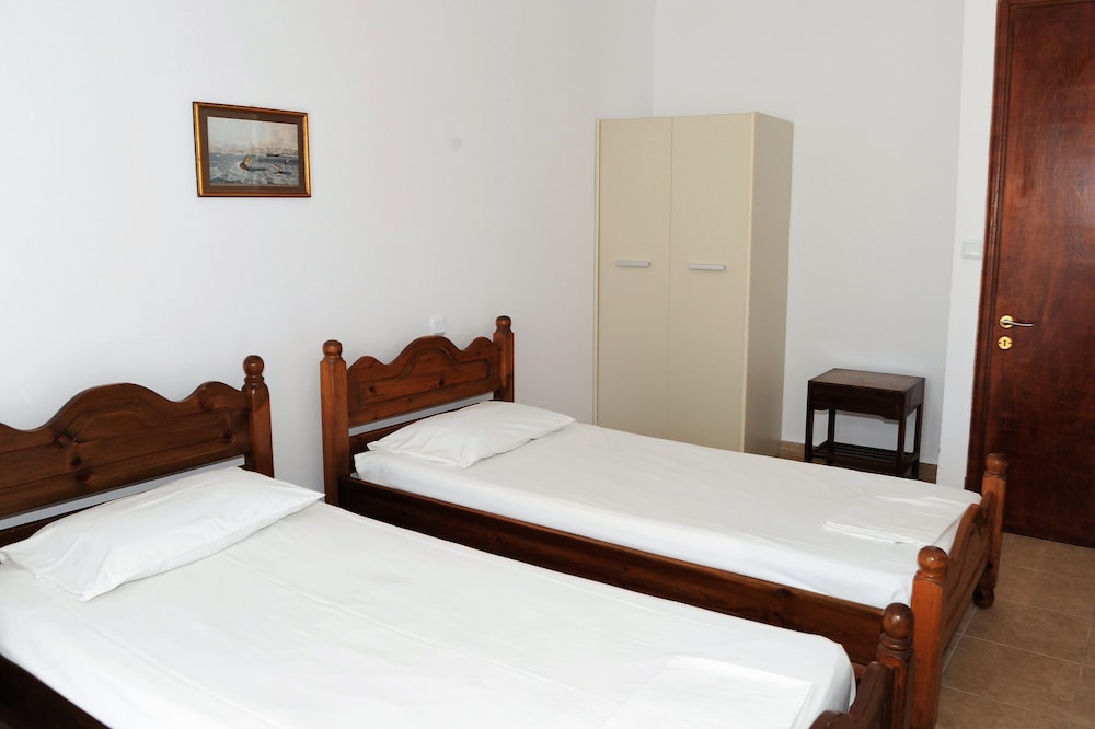 Apartment, 2 Bedrooms, Pool View