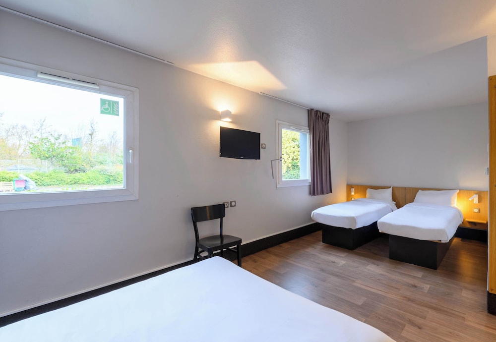 Quadruple Room, Accessible, Non Smoking photo 3