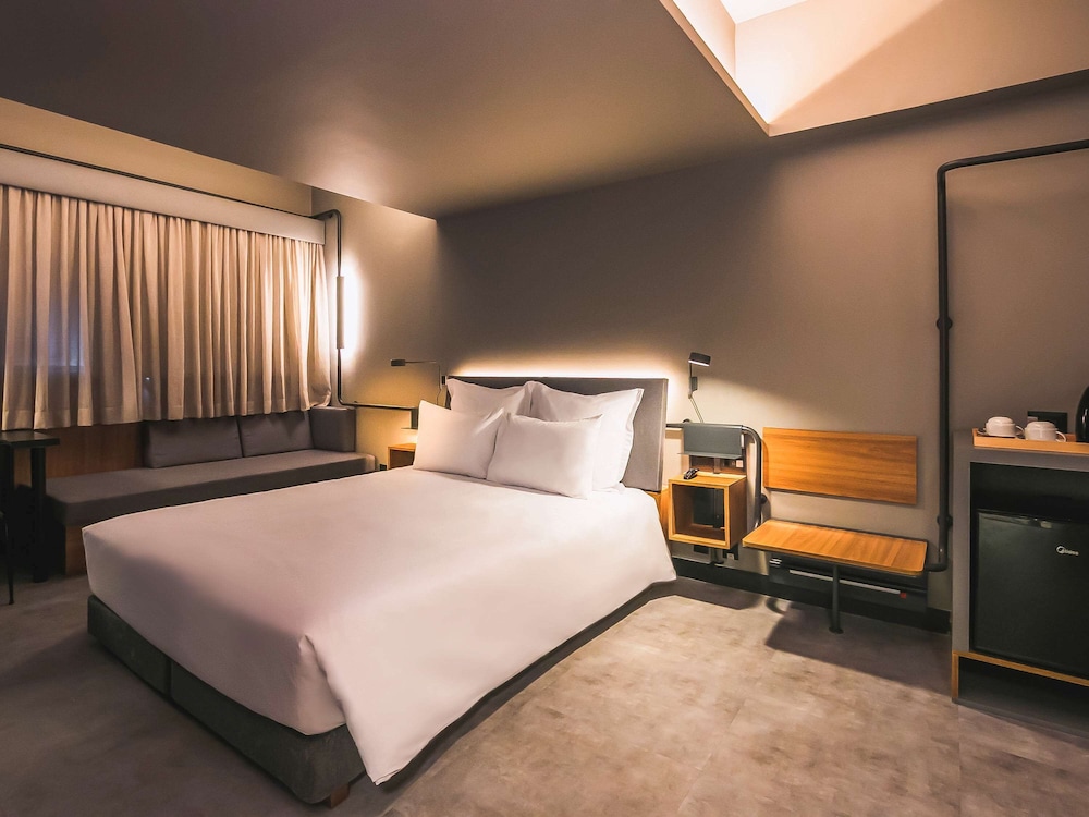 Standard Apartment, 1 Queen Bed, Accessible (Accessible) - Photo 6