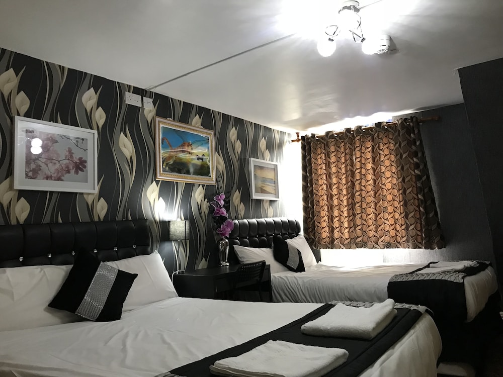 Quadruple Room, Ensuite photo 2