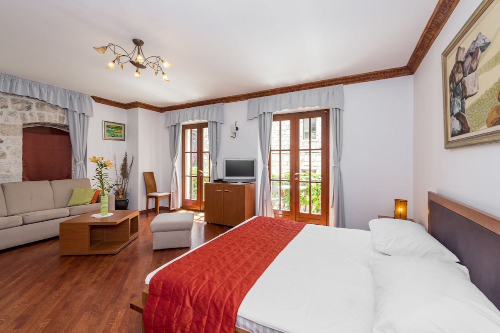 Family Suite, 2 Bedrooms, City View photo 1