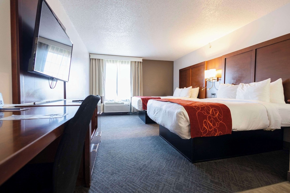Suite, 2 Double Beds, Non Smoking - Photo 1