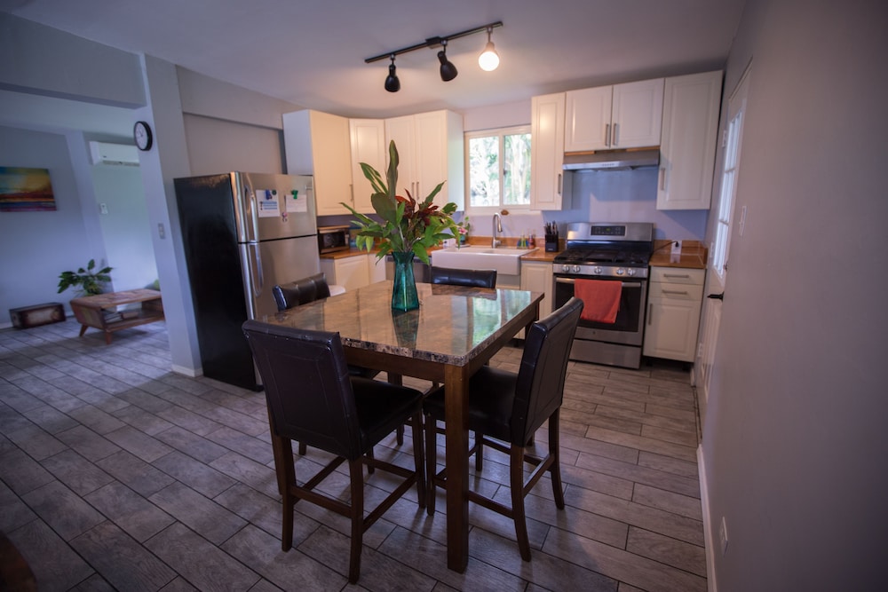 Private Vacation Home,3 Bedrooms, 2 Bathrooms, Ocean View photo 2