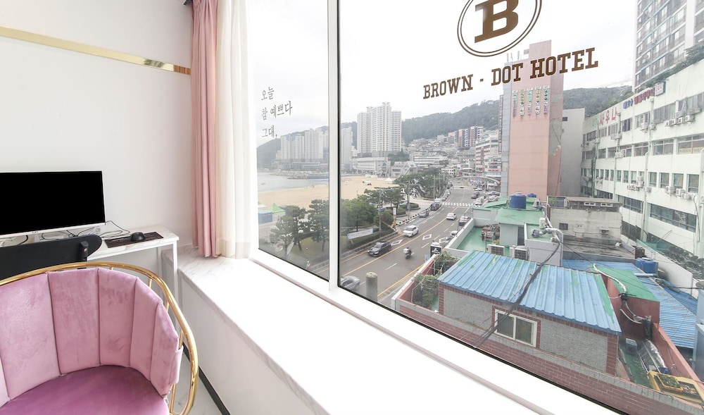 Deluxe Twin Room, Multiple Beds, Partial Ocean View, Oceanfront photo 3