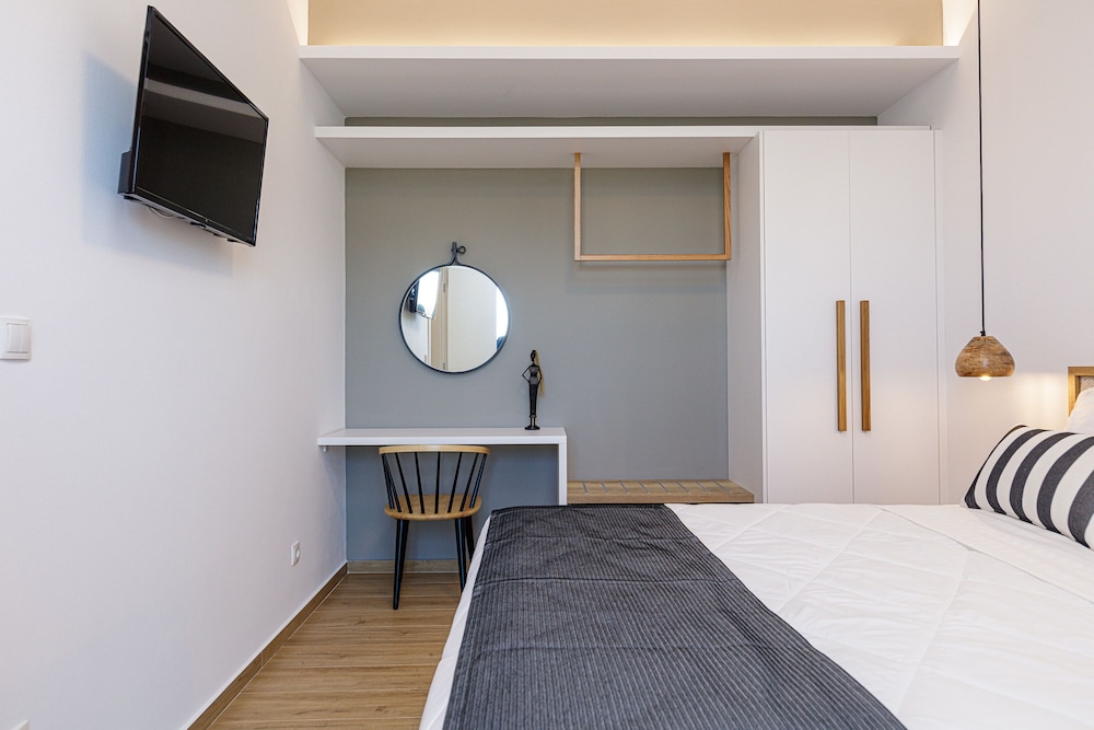 Suite, 1 Bedroom, Partial Sea View