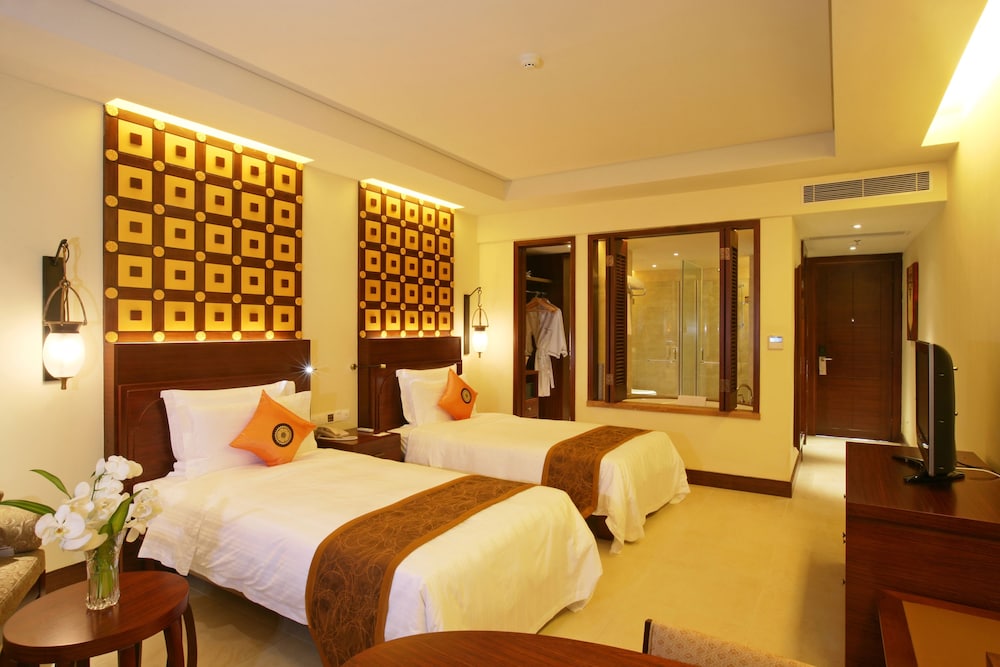 Deluxe Twin Room, 2 Twin Beds, Pool Access - Photo 1