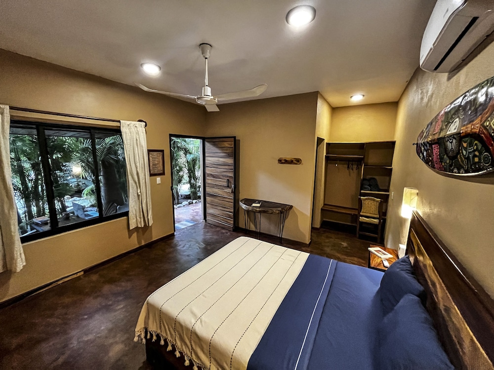 Junior Room, 1 Queen Bed, Ensuite, Ground Floor photo 1