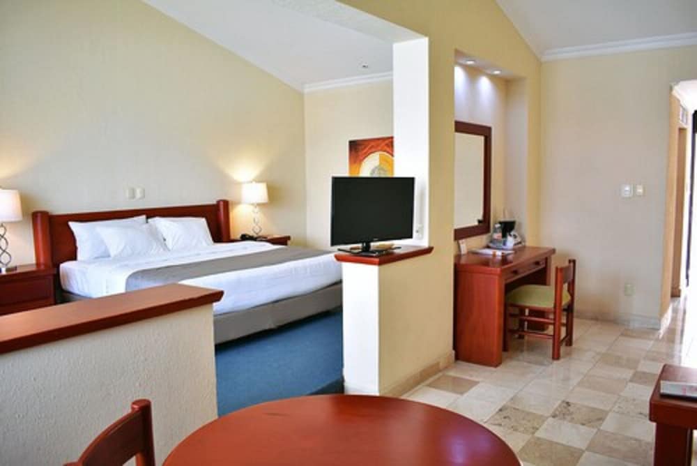 Standard Suite, 2 Double Beds photo 2
