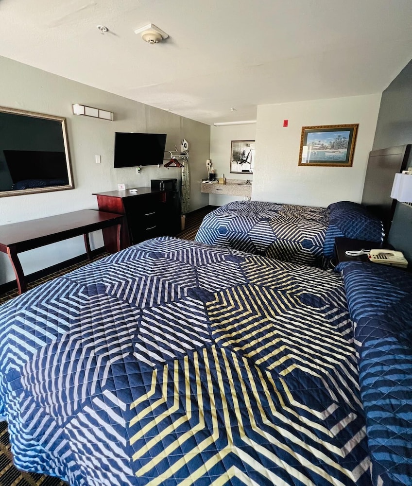 Room, 2 Double Beds, Smoking photo 2