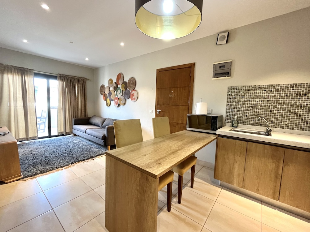 Comfort Apartment, Balcony, Pool View (F9-Top Floor), photo 6