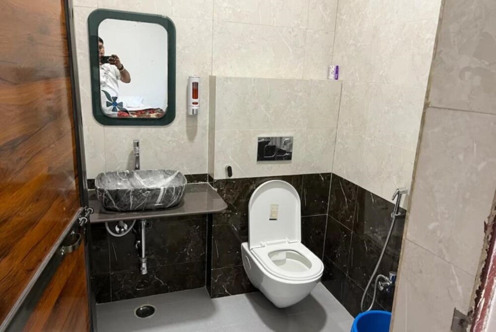 Premium Double Room - Photo 8