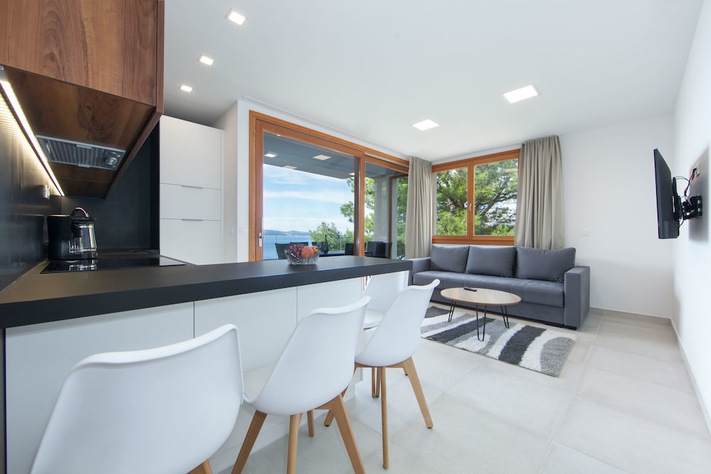 Exclusive Apartment, 2 Bedrooms, Ocean View, Beachfront photo 1