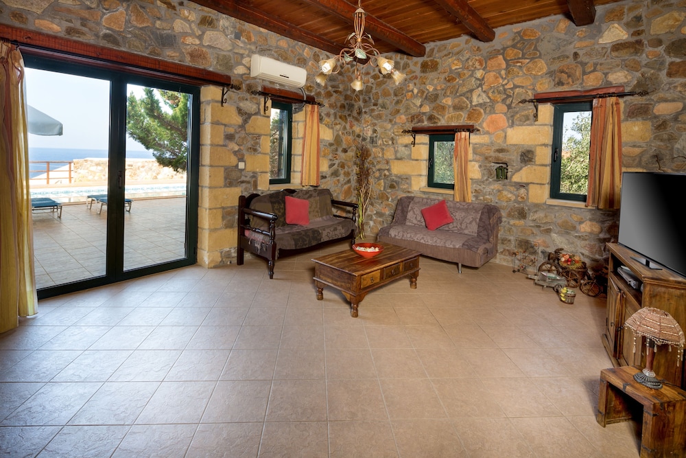 Family Villa, 4 Bedrooms, Sea View (Kimothoe) photo 1