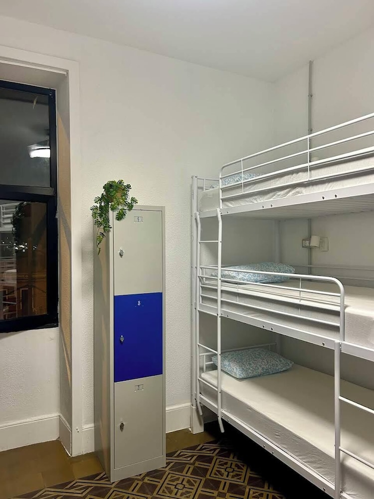 Standard Shared Dormitory, Mixed Dorm