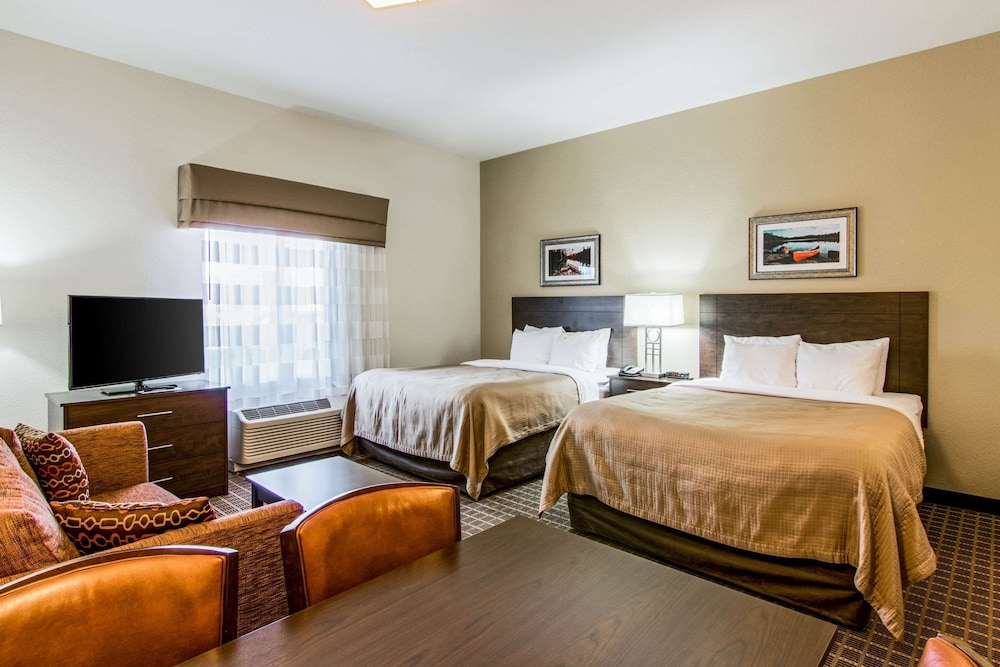 Efficiency Two Queen Suite with Sofa Bed - Disabled Access - Non-Smoking