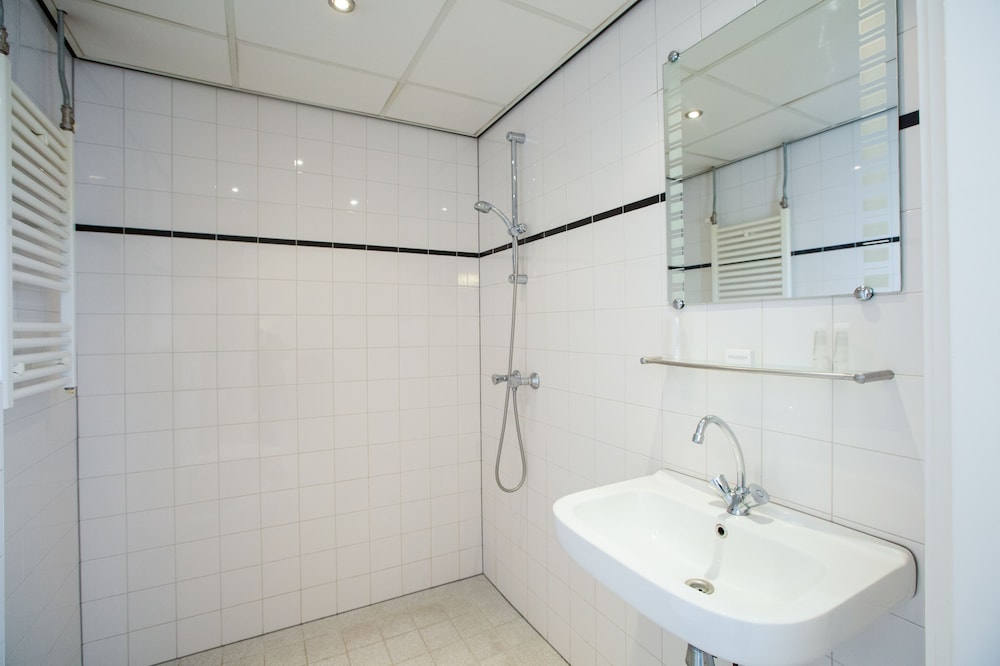 Quadruple Room (3 person use) photo 3