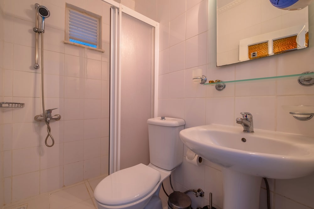 Economy Double Room, 1 Double Bed photo 2