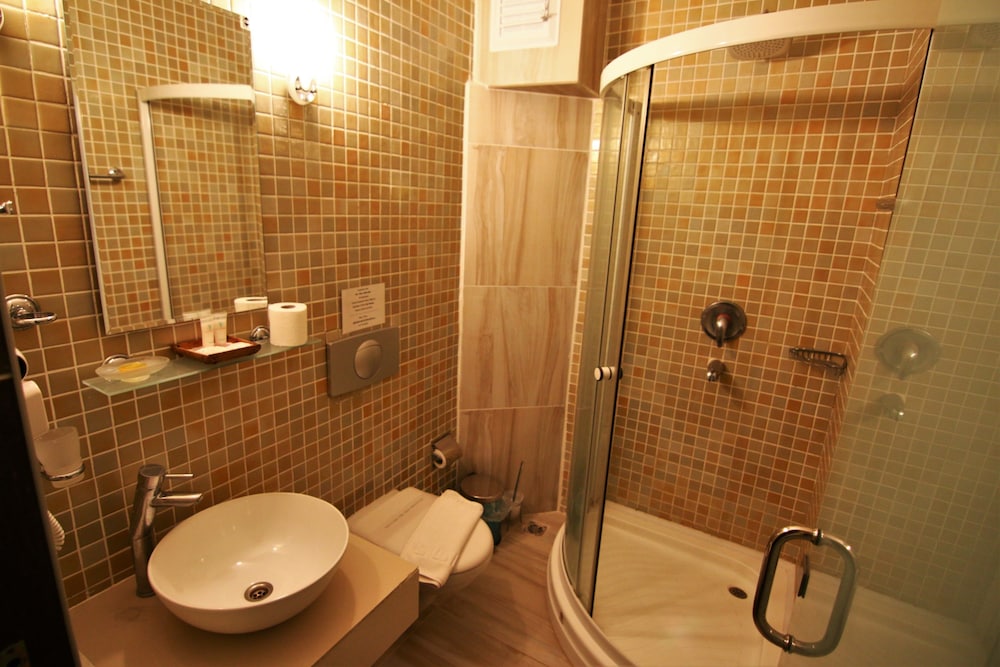 Standard Triple Room photo 2