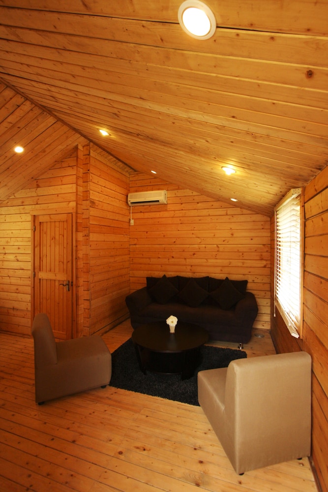 Small Cabin photo 3