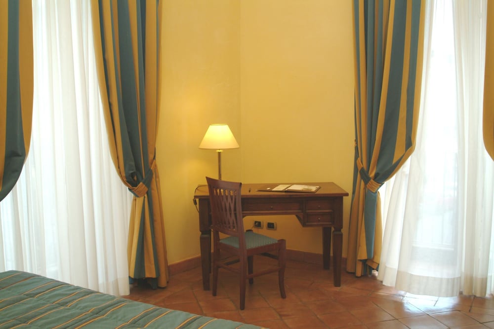 Suite - Photo 4