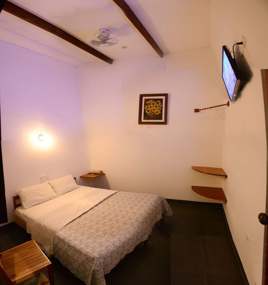 Basic Double Room, 1 Double Bed photo 2