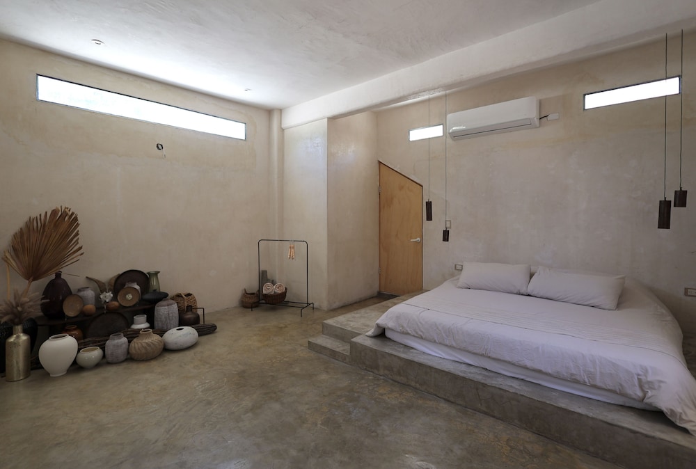 Suite Design, accesso alla piscina, lato giardino