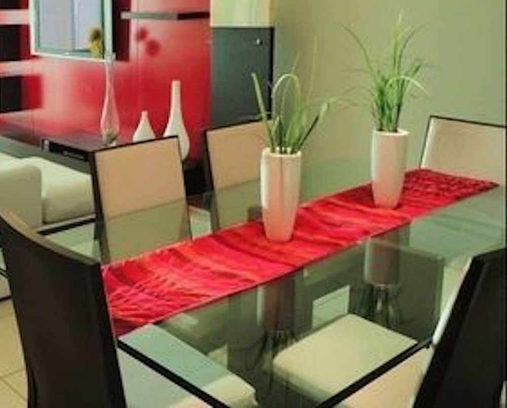 Luxury Condo, 2 Bedrooms, Ocean View photo 2