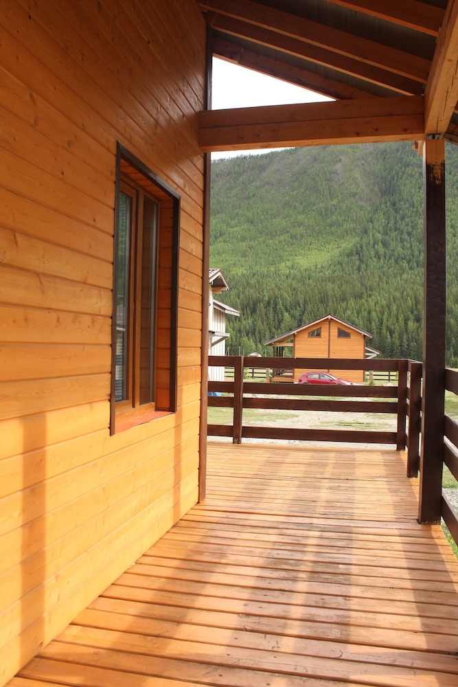 Cottage (Antarktida) photo 2