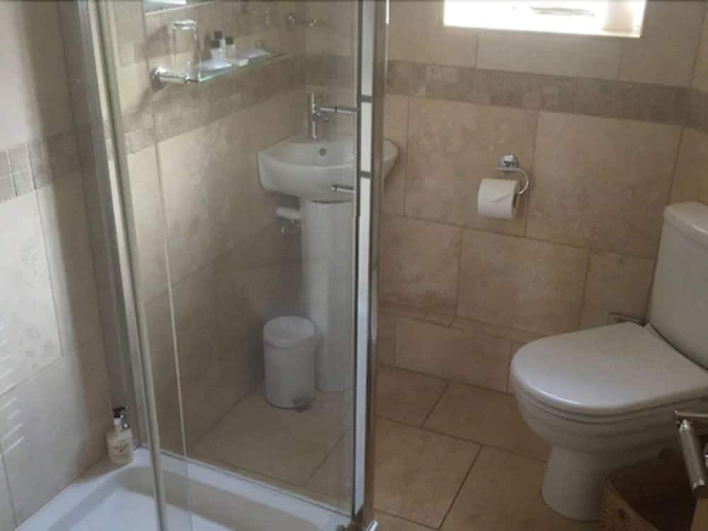 Basic Double Room photo 3