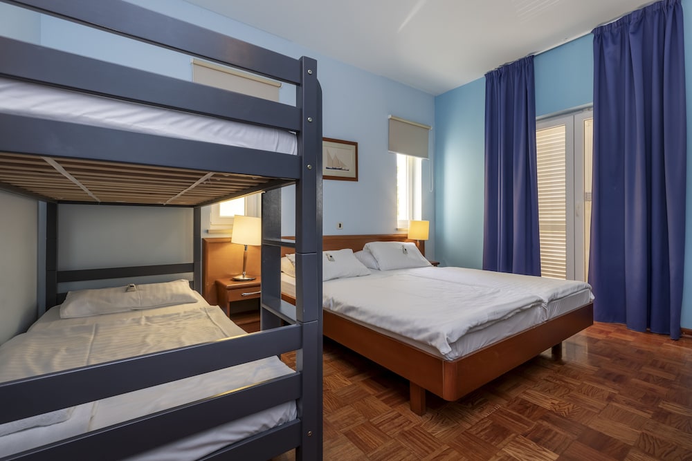 Standard Quadruple Room photo 1