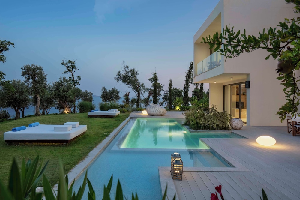 Presidential Suite, Pool Access (Aegean) thumbnail 6