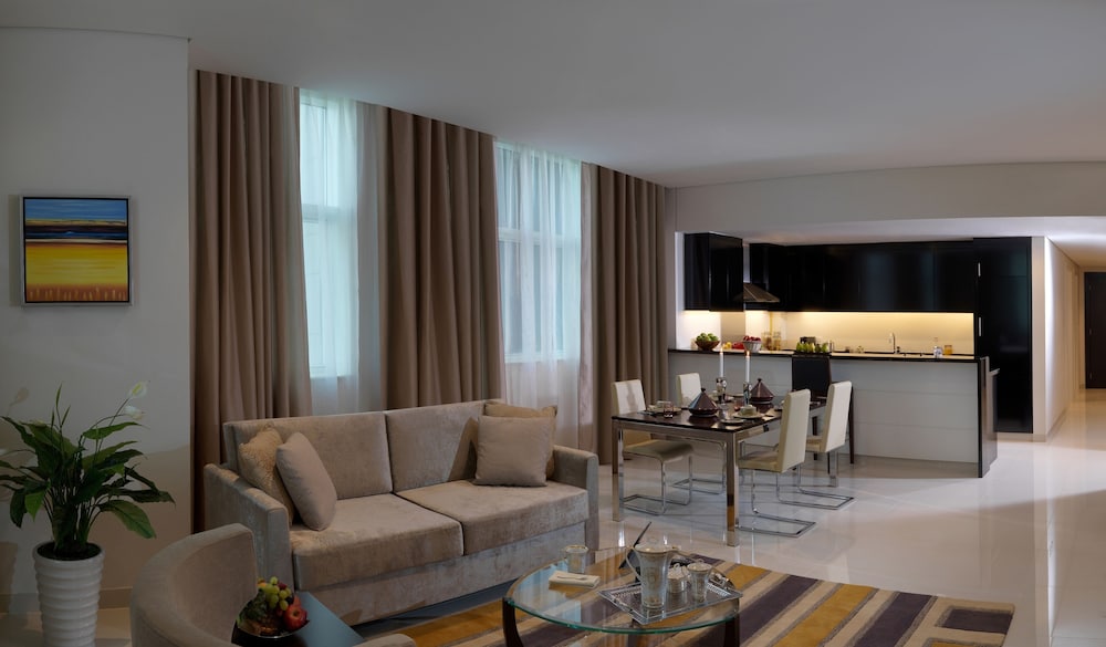 Suite, 1 Bedroom (Downtown view)