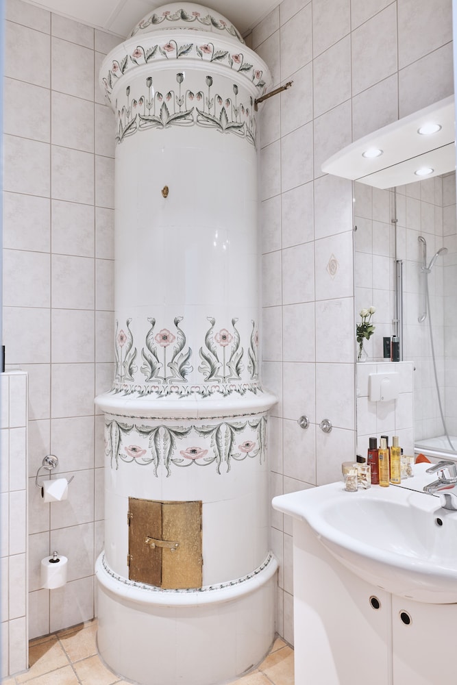 Standard Double or Twin Room - Photo 17
