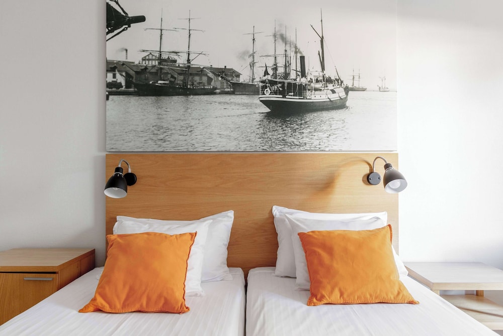 Standard Room, 2 Twin Beds, Non Smoking - Photo 13