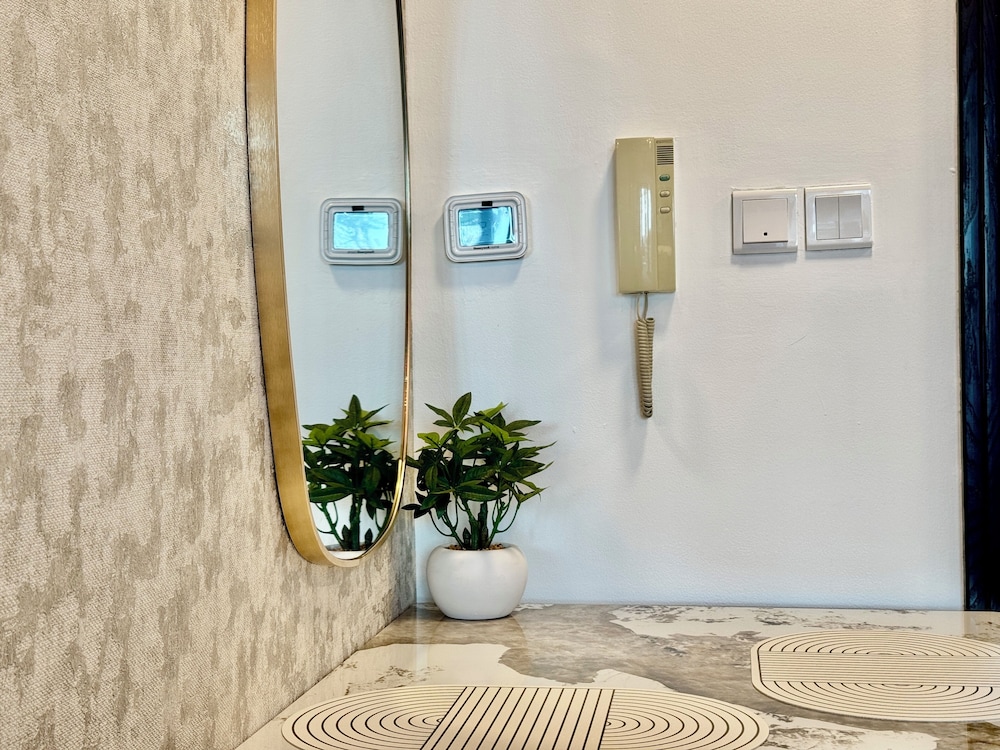 Deluxe Apartment, Balcony, City View photo 2