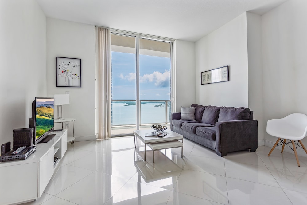 Suite, 3 Bedrooms photo 3
