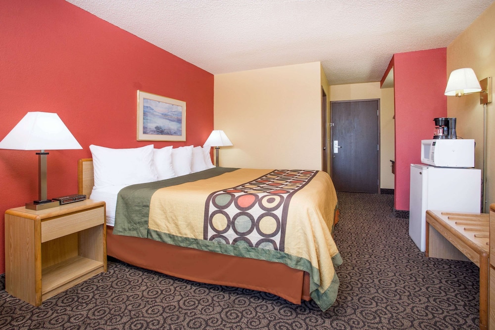 Upgraded, Standard Room, 1 King Bed - Photo 1